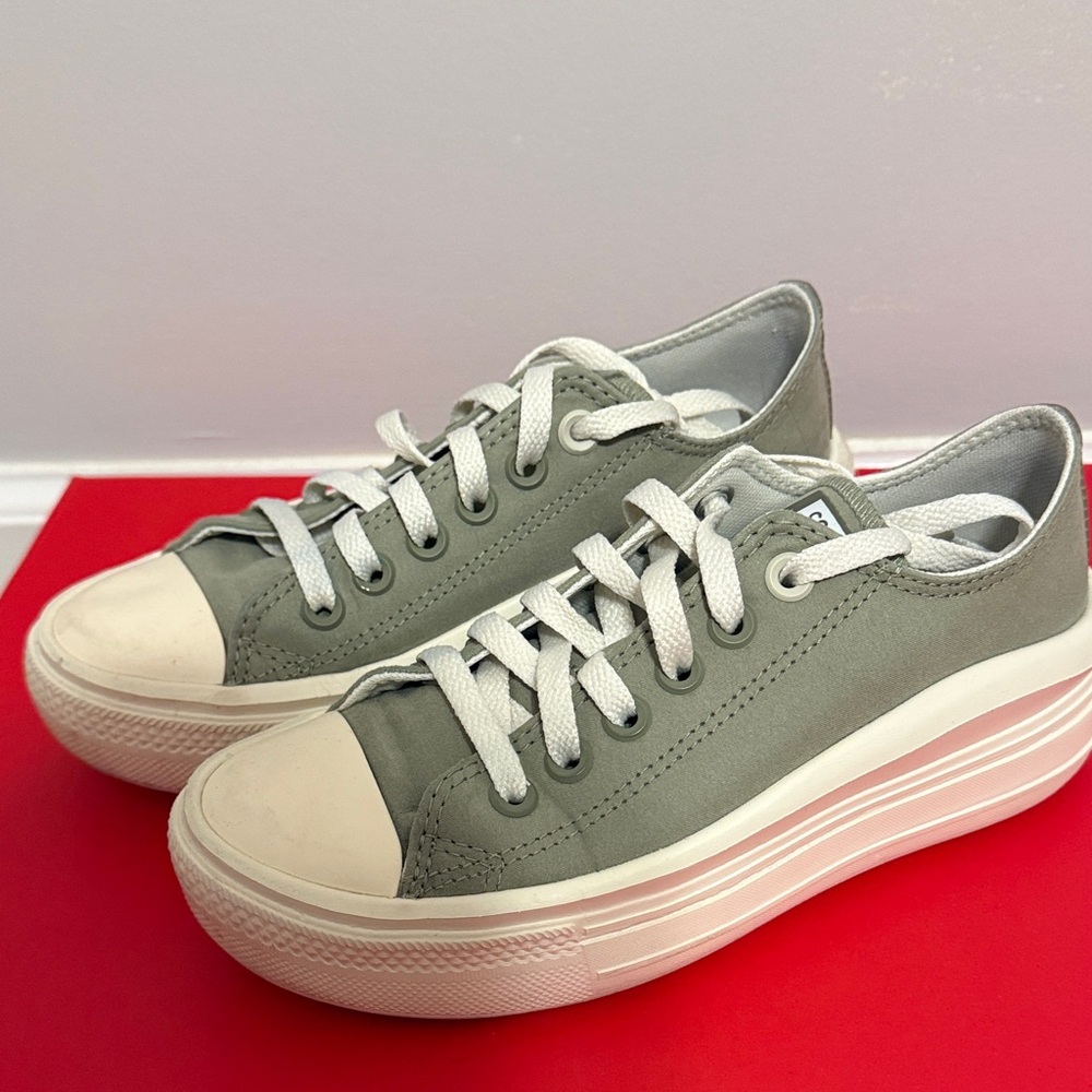 Converse Women's GreenPlatform Sneakers